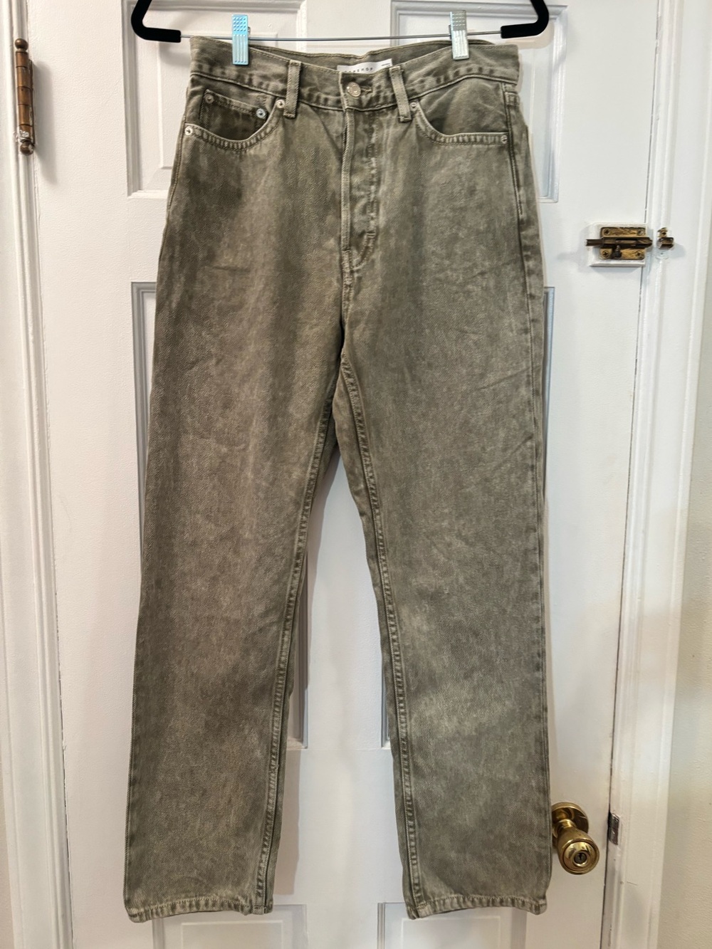 Topshops “Dad” Olive Green Stonewash Denim Jeans
Size 27/30